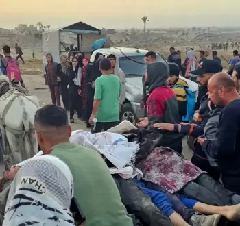 نقل شهداء برصاص الاحتلال بالقرب من مراكز المساعدات
