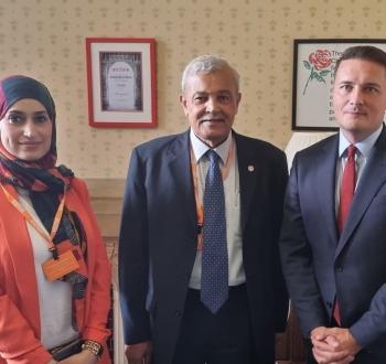زيارة الهلال الأحمر