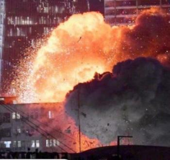 لحظة انفجار صاروخ إيراني في تل أبيب