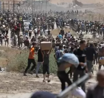 اندفاع الناس نحو مراكز التوزيع