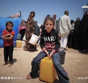 الحصول على المياه.في غزة . ارشيف