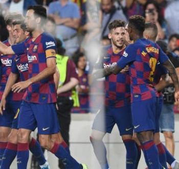 كلب يعض نجم برشلونة في منطقة حساسة