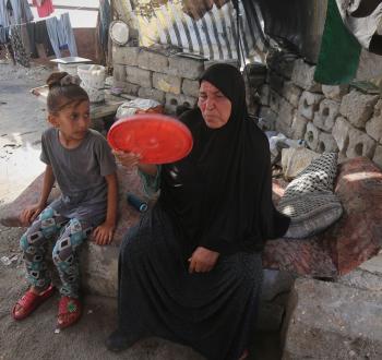 مهرب النازحين بغزة من جحيم الصيف ولهيب الخيام-1.jpg