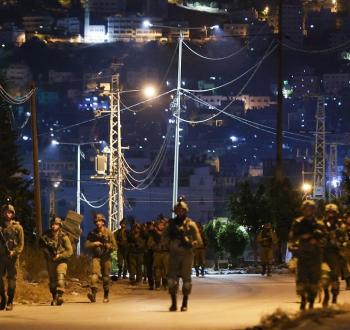 صورة أرشيفية لاقتحام مدينة نابلس.jpg