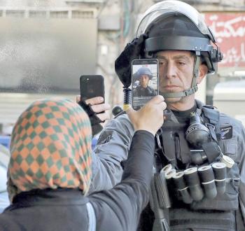 حرب الصورة والرواية.jpg