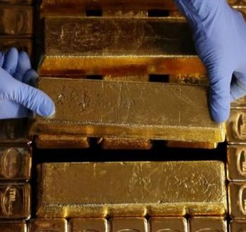 الذهب يستقر بعد قفزة قياسية مدفوعة بالتوترات الاقتصادية
