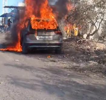 مستوطنون يحرقون مركبات في كفر قدوم