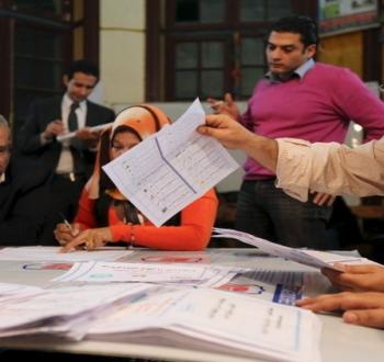 فرز نتائج انتخابات في مصر.jpg