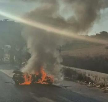 قصف سيارة مدنية جنوب لبنان.jpg