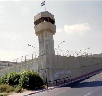 سجون الاحتلال.jpg