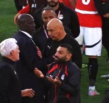 صلاح يؤكد: تحية بروس لم تتجاوز حدود اللياقة.. والمنتخب المصري يحسم صدارة المجموعة