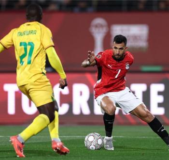 قناة مجانية تبث مصر وجنوب أفريقيا في كأس الأمم الأفريقية