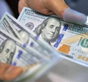 القبض على شخص بحوزته 27 الف دولار مزيفة في رام الله