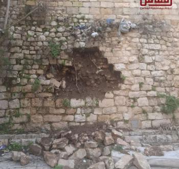 انهيار جدار بالقدس.jpg