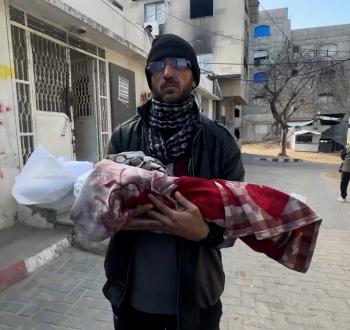 وفاة الطفلة شذى أبو جراد (3 أشهر) متأثرة بالبرد القارس في حيّ الدرج بمدينة غزة