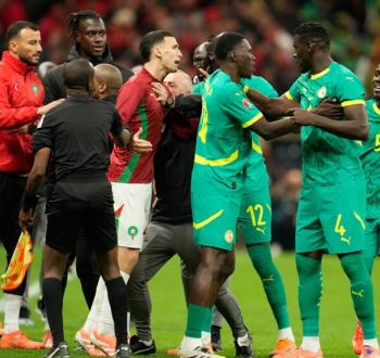 هل يقرر كاف إعادة نهائي أمم إفريقيا بين المغرب والسنغال ؟