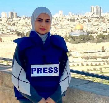 الصحفية ميساء أبو غزالة.