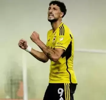 4 عقبات أمام عودة وسام أبو علي للأهلي المصري
