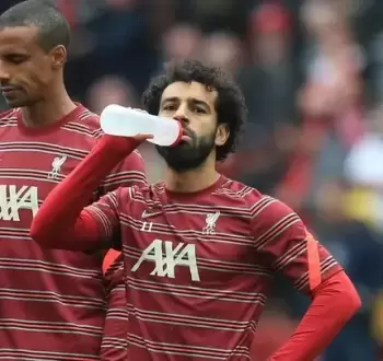 الدوري الإنجليزي يطبق بروتوكول إفطار اللاعبين في رمضان