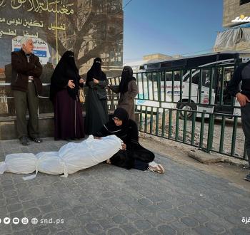 وداع وتشييع  جثماني شهيدين ارتقيا جراء قصف الاحتلال مجموعة من المواطنين أمس في جباليا شمالي قطاع غزة5.jpg