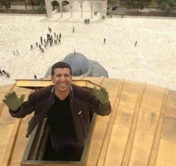 إبعاد مسؤول قسم النظافة بالأفصى.jpeg