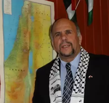 الناشط الفلسطيني عمر فارس.webp