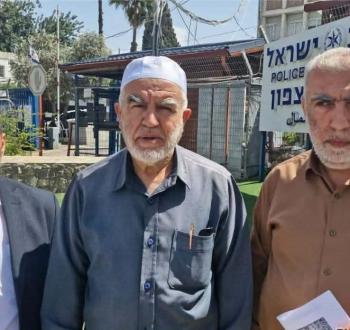 الاحتلال يستجوب الشيخين رائد صلاح وكمال خطيب ويبعدهما عن الأقصى.jpg