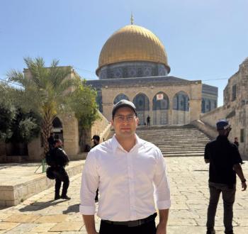وزير النقب والجليل في حكومة الاحتلال يتسحاق فسرلاوف يقتحم المسجد الأقصى.jpg