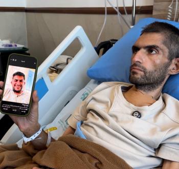 الصحفي مجاهد بني مفلح… خمسة أشهر من المعاناة بعد التحرر والإصابة بنزيف دماغي