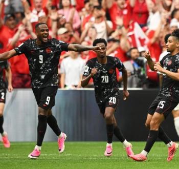 كندا تكتسح قطر في كأس العالم