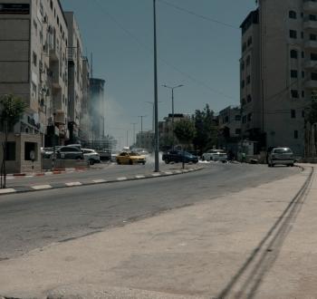 اقتحام محل أطفال