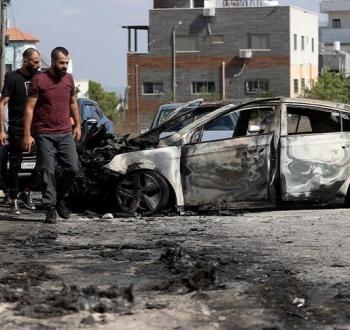 حرق مركبة فلسطينية من قبل مستوطنين.jpg
