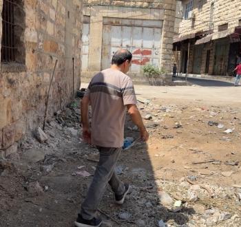 الجيش والمستوطنون يواصلون التجريف في باب الشلالة بالخليل