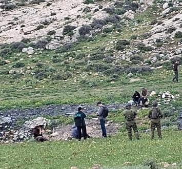 احتجاز مواطنين