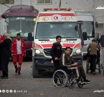عدد من مرضى وجرحى غزة يغادرون القطاع للعلاج في الخارج