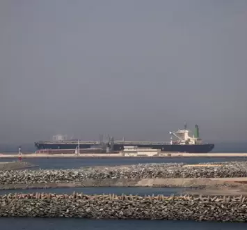 سفن في هرمز
