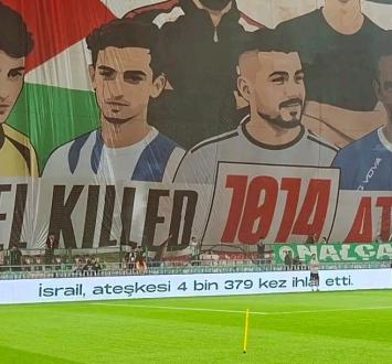 الجماهير التركية تستقبل منتخب فلسطين بمشهد مؤثر