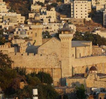 المسجد الإبراهيمي في الخليل.jpg