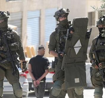 اعتقال فلسطيني من الضفة.jpg