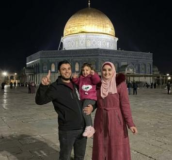 إسلام حماد وزوجها