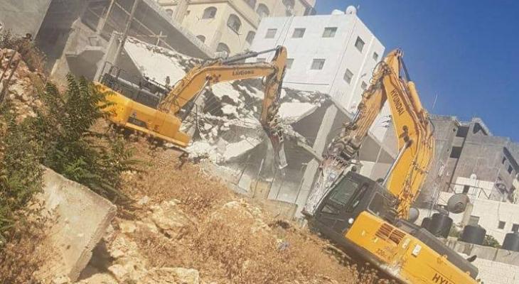 الاحتلال يهدم منزل في شعفاط