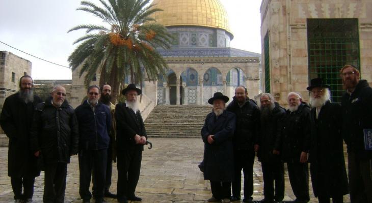 حاخامات يهود يقتحمون المسجد الأقصى