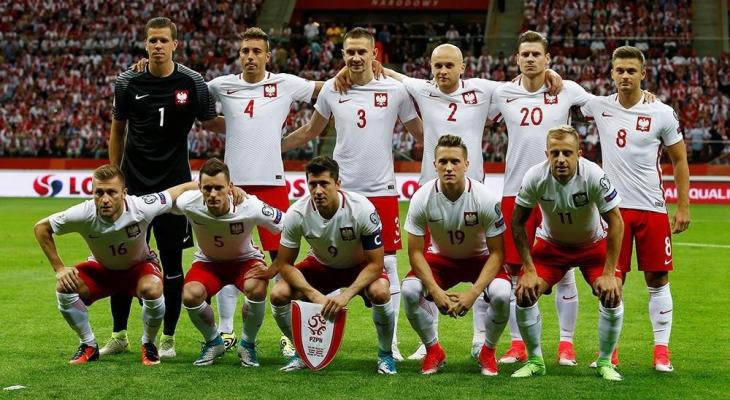 1840390-Poland-national-football.jpg
