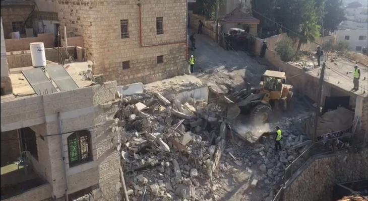 الاحتلال يهدم منزلين جنوب القدس