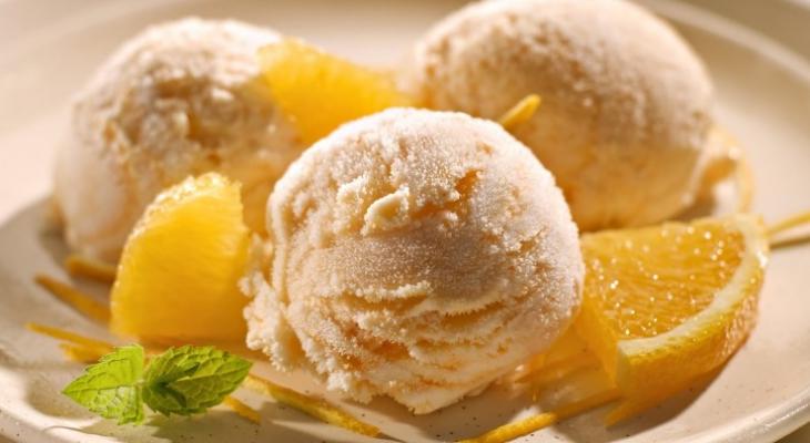 Food_Differring_meal_Ice-cream_with_fruit_027093_-1.jpg