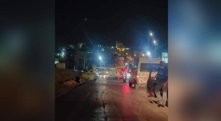 الاحتلال يغلق مدخل الفوار ويشدد إجراءاته