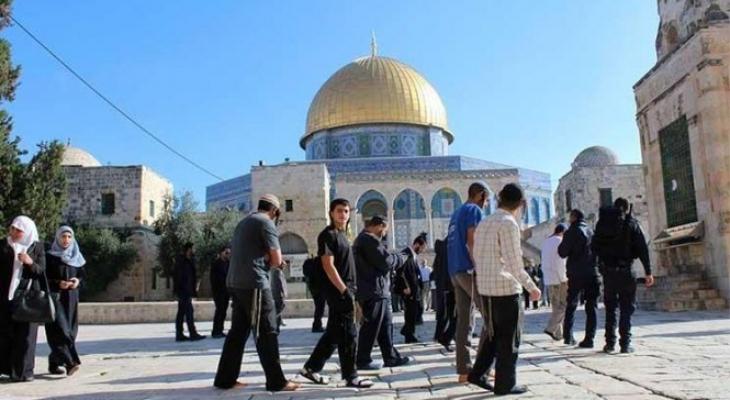 عشرات المستوطنين يقتحمون المسجد الأقصى