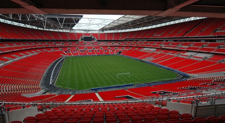 1200px-Wembley_Stadium_interior.jpg