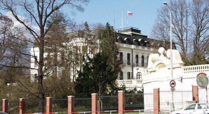 سفارة روسيا في براغ.jpg