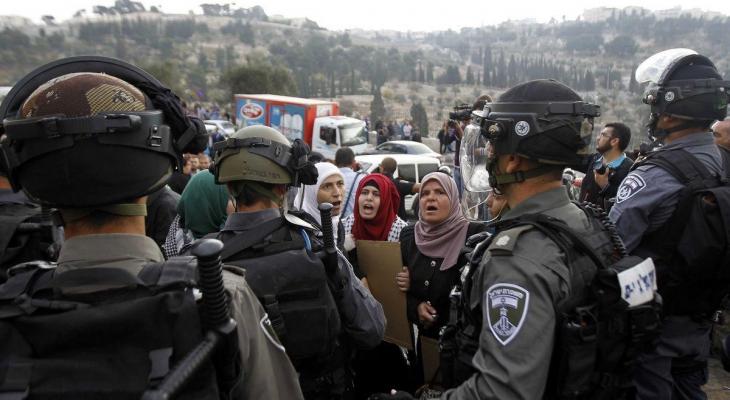 2015_10_15-israeli-security-forces-stand-next-to-palestinian-women151014_mua_00-9.jpg